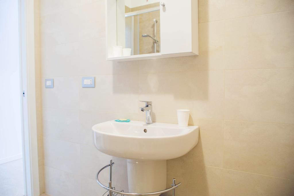 Loreto - Colorful Studio Apartment Milan Luaran gambar