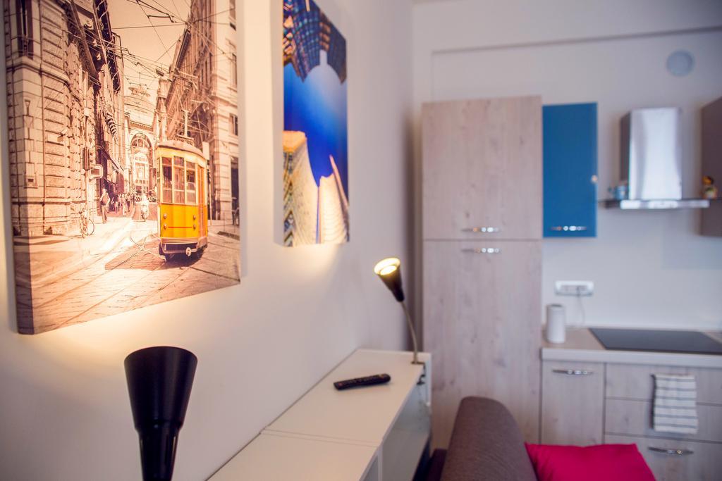Loreto - Colorful Studio Apartment Milan Luaran gambar