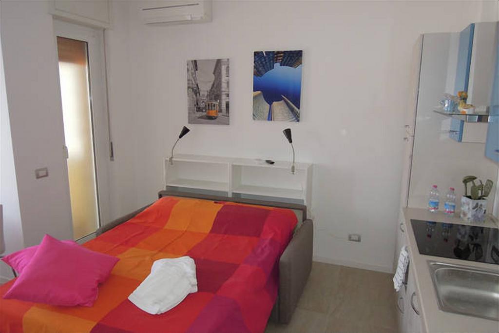 Loreto - Colorful Studio Apartment Milan Luaran gambar